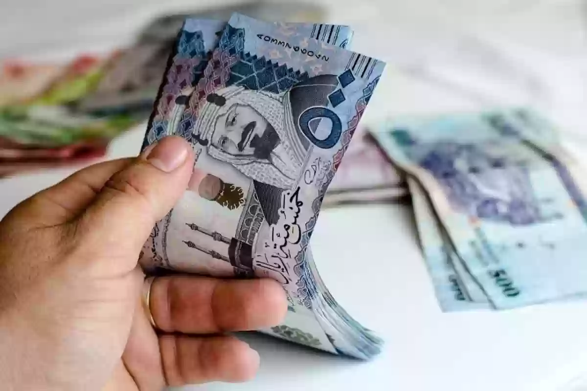 متى تنزل رواتب المعلمين والمعلمات في السعودية 2024